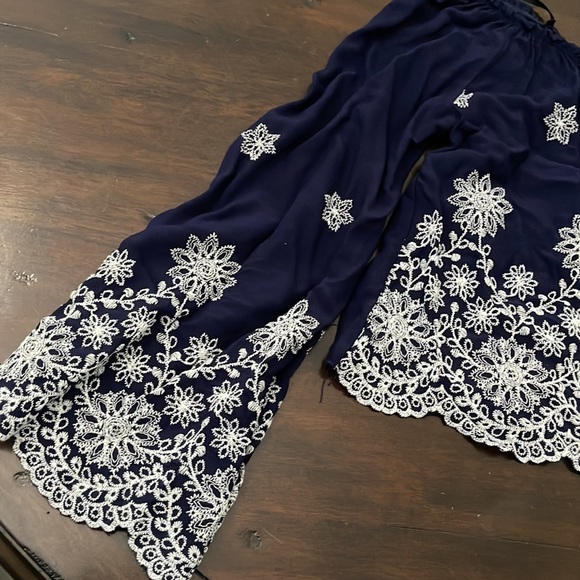 Off the Shoulder Top - Picture 2 of 4